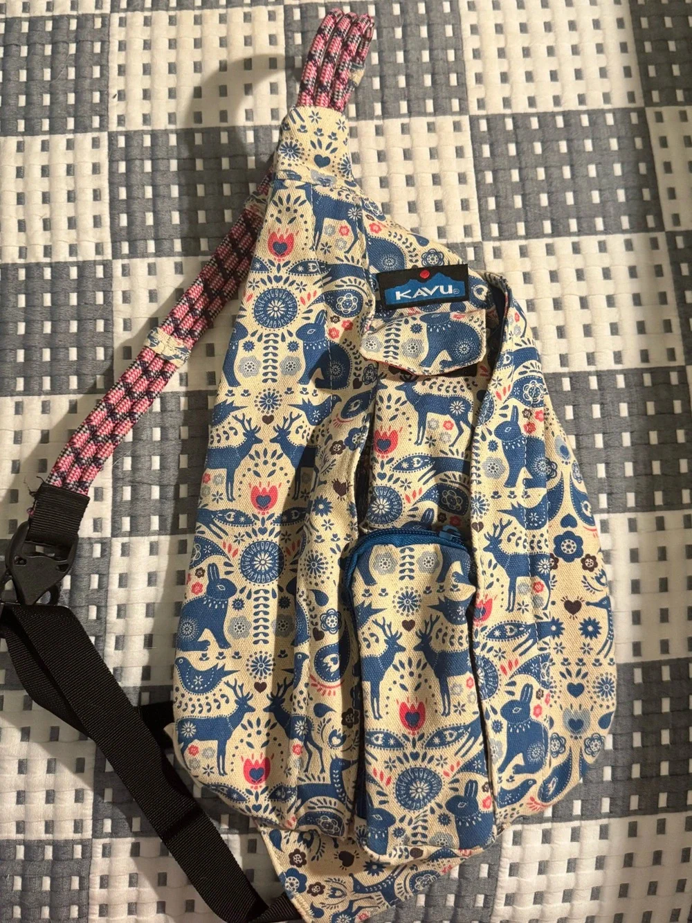 RARE Kavu 25th Anniversary Critter Tale Rope Bag Rare Animal Folk Print Sling
